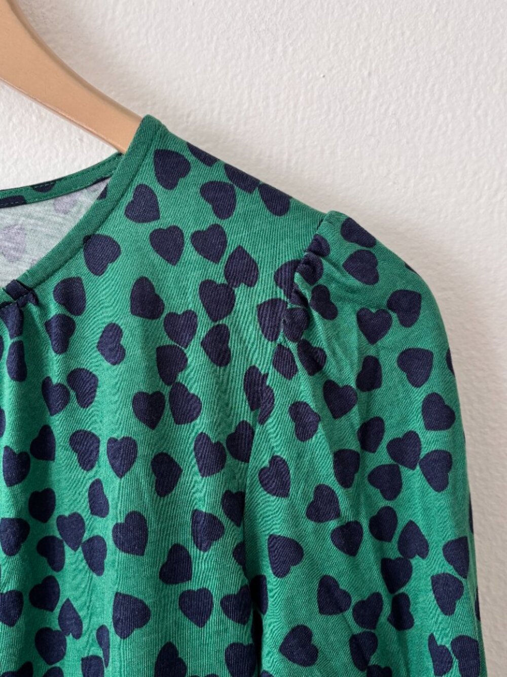 BODEN Alexandra Jersey Midi Dress in Green Hearts Print - Picture 5 of 8